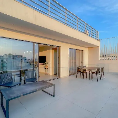 Luxury Penthouse 2br شقة سالونيك
