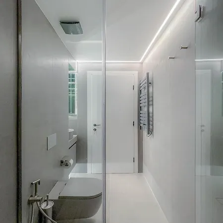 Luxury Penthouse 2br سالونيك