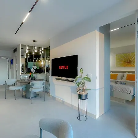 Luxury Penthouse 2br سالونيك