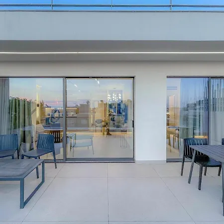 Luxury Penthouse 2br * سالونيك