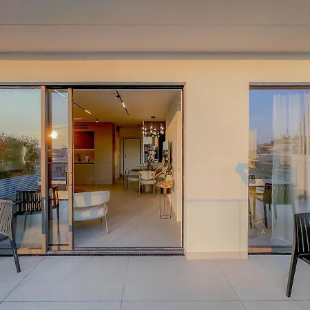 Luxury Penthouse 2br شقة *