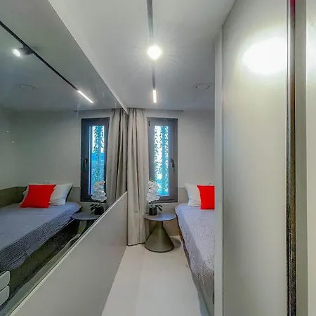 Luxury Penthouse 2br