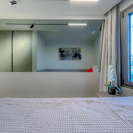 شقة Luxury Penthouse 2br سالونيك