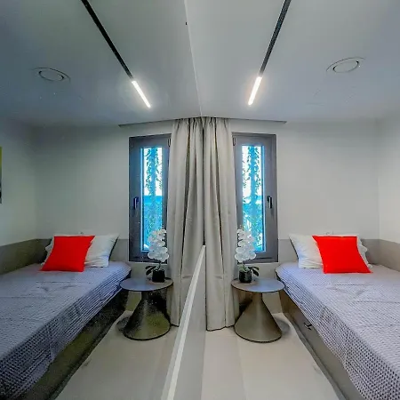 شقة Luxury Penthouse 2br *