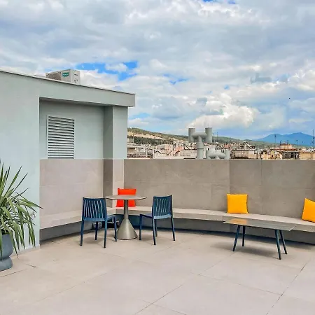 Luxury Penthouse 2br شقة سالونيك