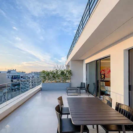 Luxury Penthouse 2br شقة *