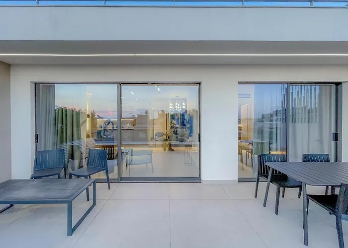 Luxury Penthouse 2br * سالونيك