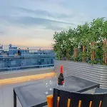 Luxury Penthouse 2br